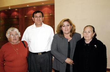 María Guadalupe Ávila, Gerardo Gómez, Martha Moreno y María de Jesús  Moreno
