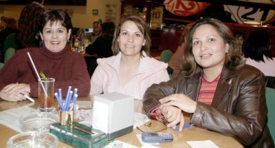 Lilia de Bernal, Vicky de Garza y Elsa de Martínez.