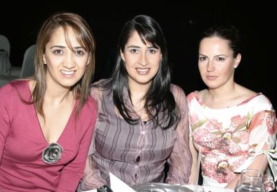 Laura Luévanos, Bárbara Luévanos y Laura López Willy.