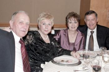 Albert Jolley, Dolores Jolley, María Carmen Cantú y Ramiro Cantú.
