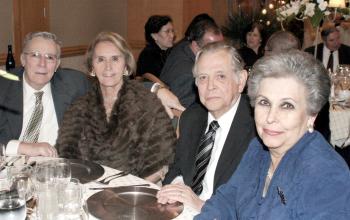 Kenneth y Helvia Lane, Roberto y Martha Ross.
