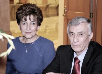 Sra. Beatriz Cantú de Gómez y Sául Gómez.