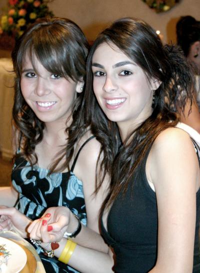 ArantzaDíaz y Montserrat González.