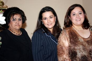 Karla Susana López Mora disfrutó de una segunda despedida de soltera que le ofrecieron Laura López y Susana Mora.