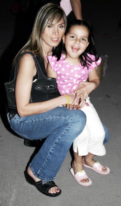 Lorena de Ramos y Paola Ramos