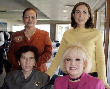 Esperanza de Dávila, Silvia de Báez, Claudia de Cabarga y Nena de Estrada.
