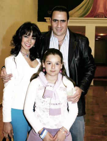 Mercedes Hernández, José Kawas y Sofía Gutiérrez.