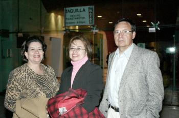 Nohemí de Pámanes, Clara de Hernández y Ricardo Hernández.