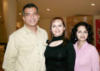 28 de marzo 2005

Ulises Nahle, Cristina de Nahle y Grwetel Quezada.