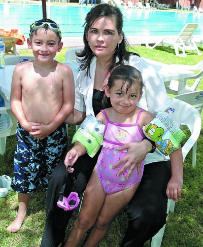 Marlene de Alatorre y Samuel e Isabella.