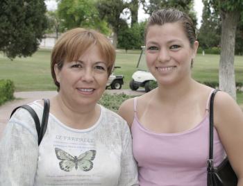 Adriana Martín del Campo de Tijerina y Alondra Sánchez de Necochea.