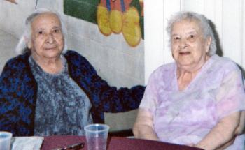 31 de marzo 2005

Sra. Refugio Dávila en pasado festejo, en compañía de su hermana Isabel.