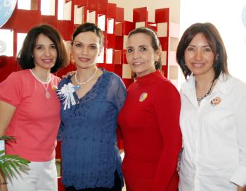 Rocío Vargas de Kuri disfrutó de una agradable reunión de canastilla que le organizaron su mamá, María del Rosario Contreras y sus hermanas, Rosario e Imelda Vargas.