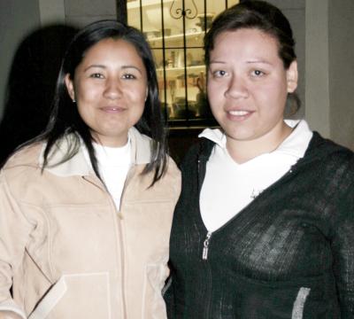 Lilian Álvarez y Karina Ortega.