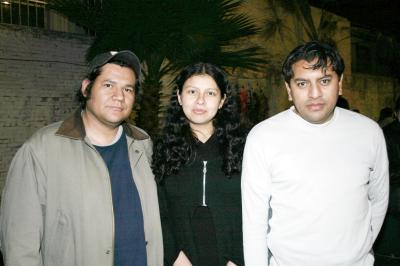 04 de abril 
Mario Zaid, Ivonne Ledezma y Jorge Parra.
