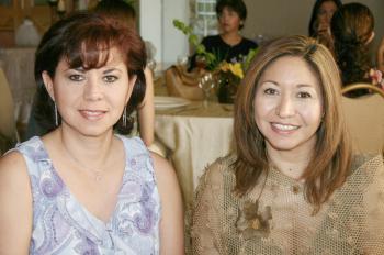 Georgina Medina de Ayala y Yolanda Jaramillo de González.