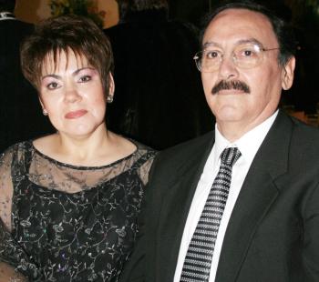 Lupita de Faudoa y Carlos Herrera.