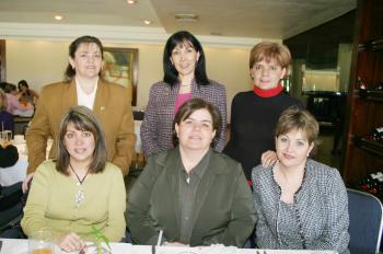 Martha de Chibli, Caty de Bejarano, Paty de Alburquerque, Caro de García, Sandra de Fraustro y Laura de Robles.