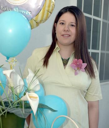 Jaqueline Bravo de Lozoya, nuevamente será mamá y por el acontecimiento, sus familiares le organizaron una fiesta .