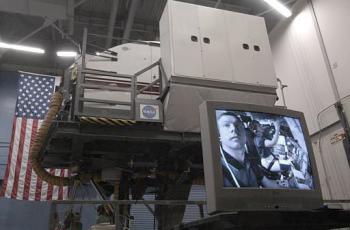 El remozado transbordador fue instalado en la rampa de lanzamiento del Centro Espacial Kennedy, de Cabo Cañaveral (Florida).