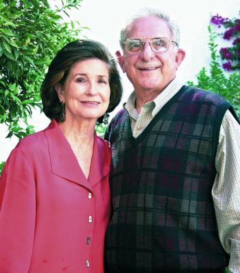 Alberto González Doemene y su esposa, la Sra. Rosario Lamberta de González.