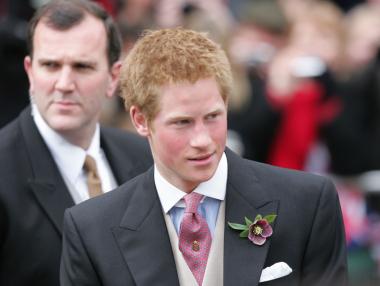 Tanto el príncipe Guillermo,.como su hermano, el príncipe Harry (foto) conocieron a Camilla, confidente eterna del príncipe de Gales, en el año 1998, cuando tenían ambos 16 y 14 años.