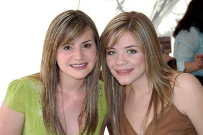 Marytere Martínez y Sandra de Bitar.