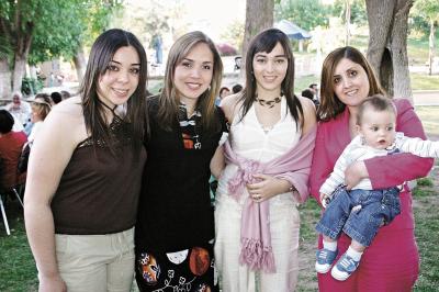 11 de abril 
Roxana Camacho, Liliana de Alday, Rocío de Nieto, Linda de Carrillo y José Pablo Carrillo.
