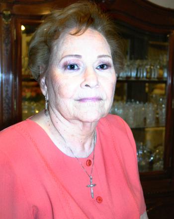 Doña Celia Siller Guillén de Chapoy.