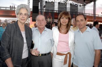 11 de abril
Pilar H. de Tricio, Eduardo Tricio, Pilar de Tricio y Eduardo Tricio Haro.