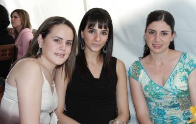 Brenda Baille de Villalobos, Rocío Yacamán y Laura Batarse .