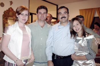 Naima Murra de Mexsen, Camila Mexsen, Astrid Izaguirre y Fernando Orozco.