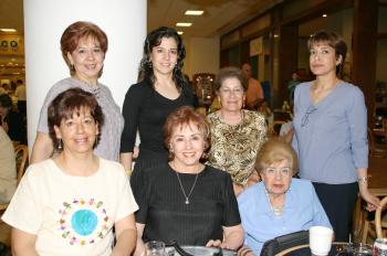 14 de abril
Rocío Hernández de Lozano, Silvia, Marcela Lira, Chela Aizpuru, Lucía de Ortega y Lucy de Campos.