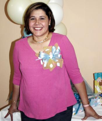 Alicia Vázquez de Sánchez espera el nacimiento de su bebé y por ello disfrutó de una fiesta de canastilla.