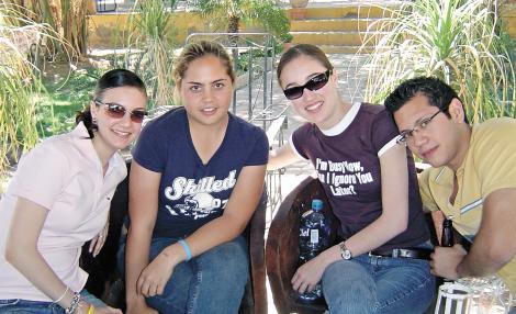 Paulina Macías, Mary Carmen Betancourt, Bárbara Treviño y Héctor Gramillo