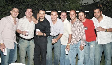 Cena para Iván Gutiérrez y Gustavo AizcorbePedro, Jorge, Alejandro, Nacho, Beto, David, Memo y Ricardo