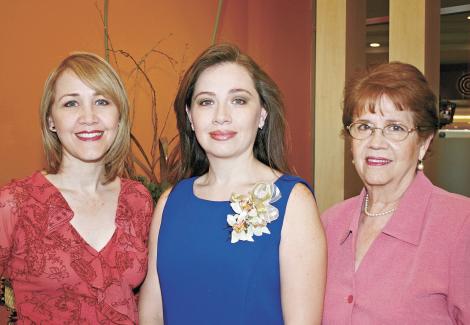 Las anfitrionas, su hermana Ángeles Alonso de Cantú y su mamá María de los Ángeles Campuzano de Alonso