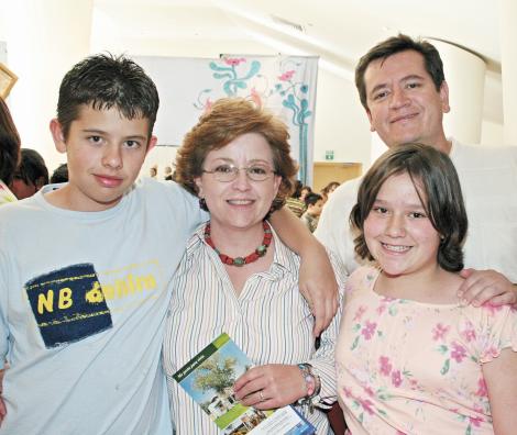 José Daniel Aguirre, Susana de Aguirre, Ana Victoria Aguirre e Ignacio Aguirre