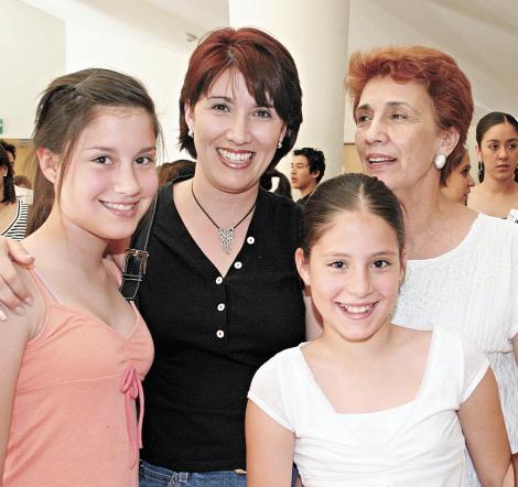 Emma Sepúlveda, Liliana de Santelices, Lili Santelices y Dany Santelices