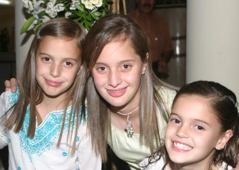 Ana Sofía, Mariana y Andrea Raigosa.