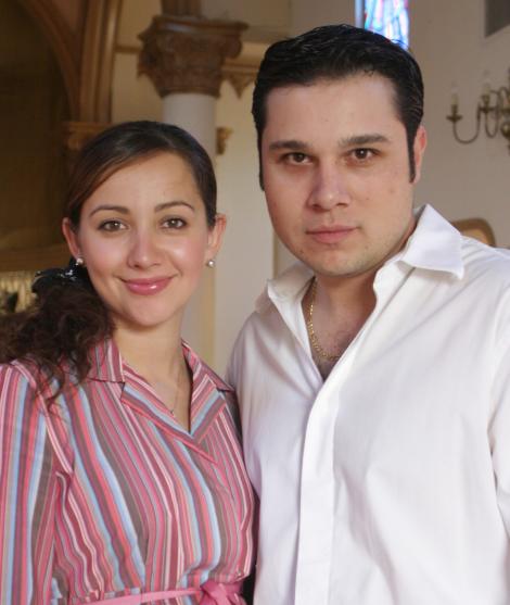 Cynthia de Herrera y Adán Herrera.