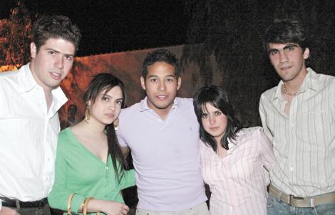 Arturo, Karla, Memo, Jessica y Karim