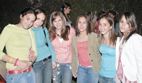 Daniela D., Sofía Llama, Astrid Allegre, Daniela G., Cristina L. y Sofía H.