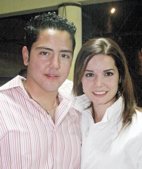 Fiesta llena de juventudHector Jaime y Luisa Espada