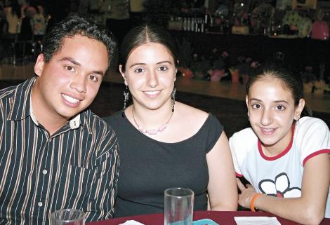 Eduardo Ibarra y Eliana y Aniela Zarzar
