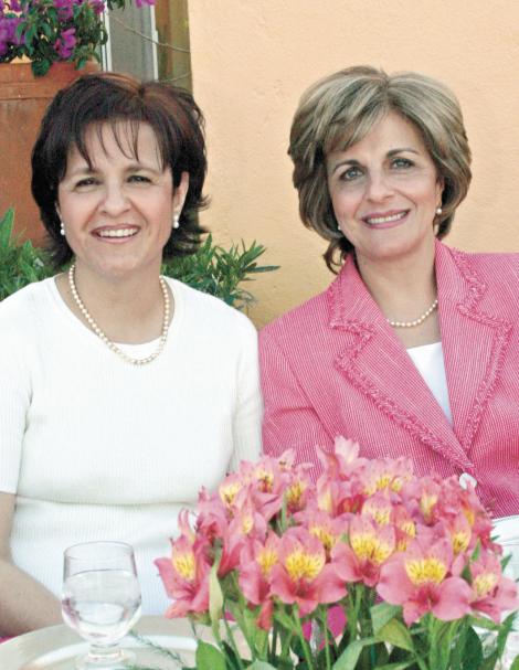 Tere G. de Belausteguigoitia y Rocío de Jacaman