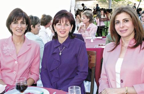 Blanca de Giacomán, Cristina de Batarse y Martha Murra de Papadópulos