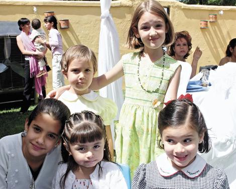 Mady Sánchez Bassó, María Teresa Murra, Bernardo, Gabriela y Ana María Fortoul