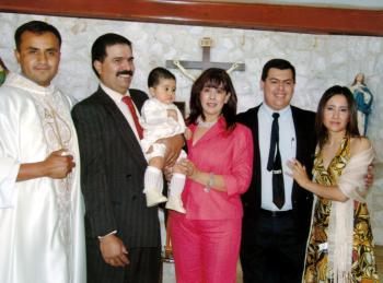Pbro. Aurelio González Rodríguez, niño Iván Aurelio Samaniego Becerril, Iván Samaniego Álvarez, Nidia Becerril de Samaniego, Orlando Becerril Pérez y Jaqueline