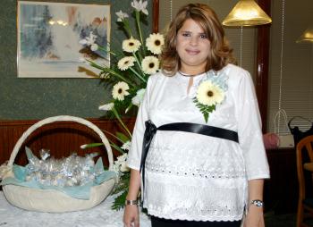 Judith Favero de Cárdenas fue festejada con una reunión de canastilla por sus familiares.